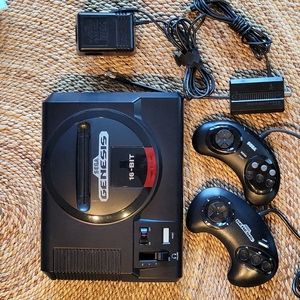Sega Genesis 16-Bit Game Console w/2 Controllers